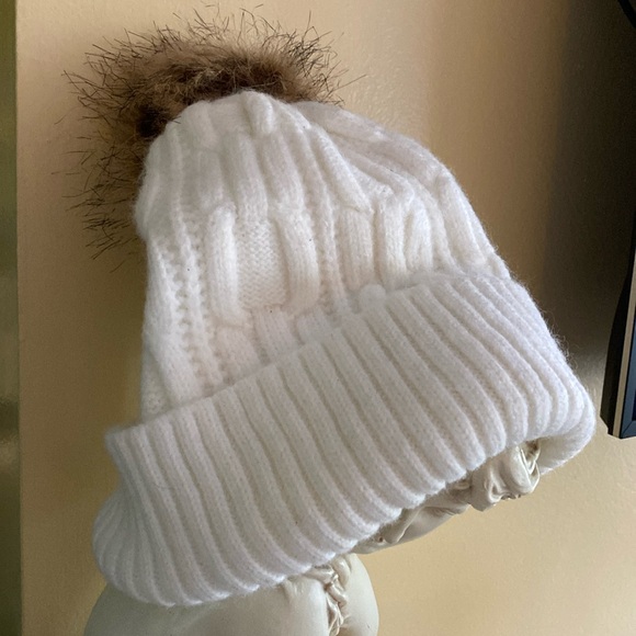 Calvin Klein knitted hat - Picture 8 of 12